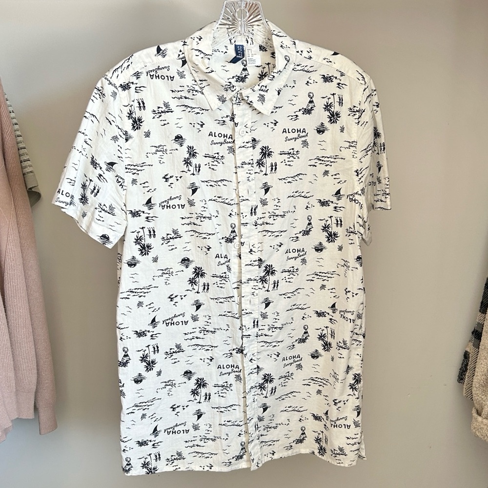 H&M Black and White Aloha Print Shirt cotton shortsleeved button